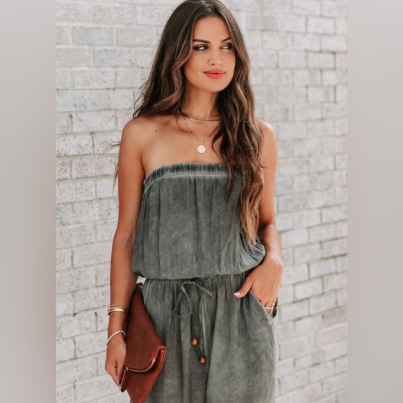 VICI REEVY STRAPLESS CHARCOAL POCKETED RAYON JUMPSUIT NEW~🎉🎉🎉🎉 - Picture 5 of 15